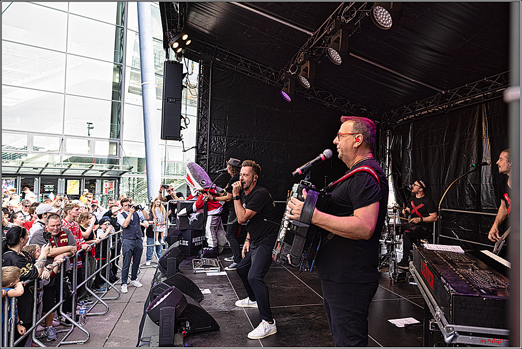 PENNY DEL Saisoneroeffnungsfeier Koelner Haie; Koeln, 03.09.2023