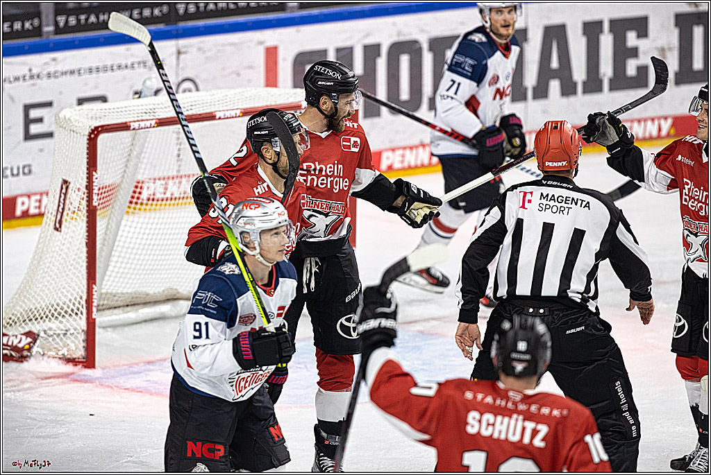 PENNY DEL 1. Koelner Haie - Nuernberg Ice Tigers; Koeln, 15.09.2023