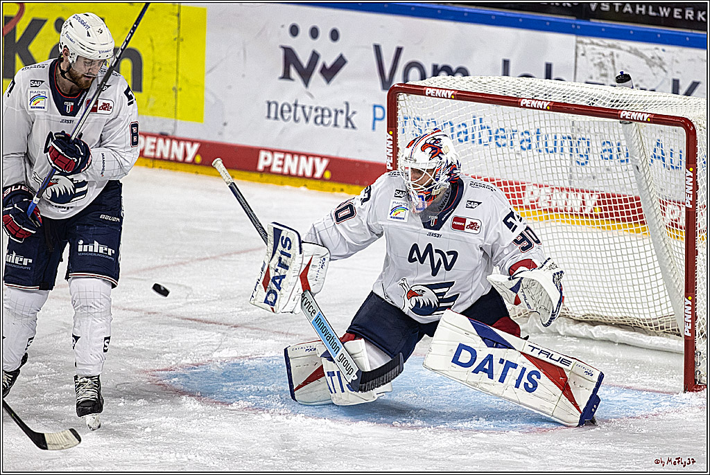 PENNY DEL 1. Koelner Haie - Adler Mannheim; Koeln, 30.09.2023