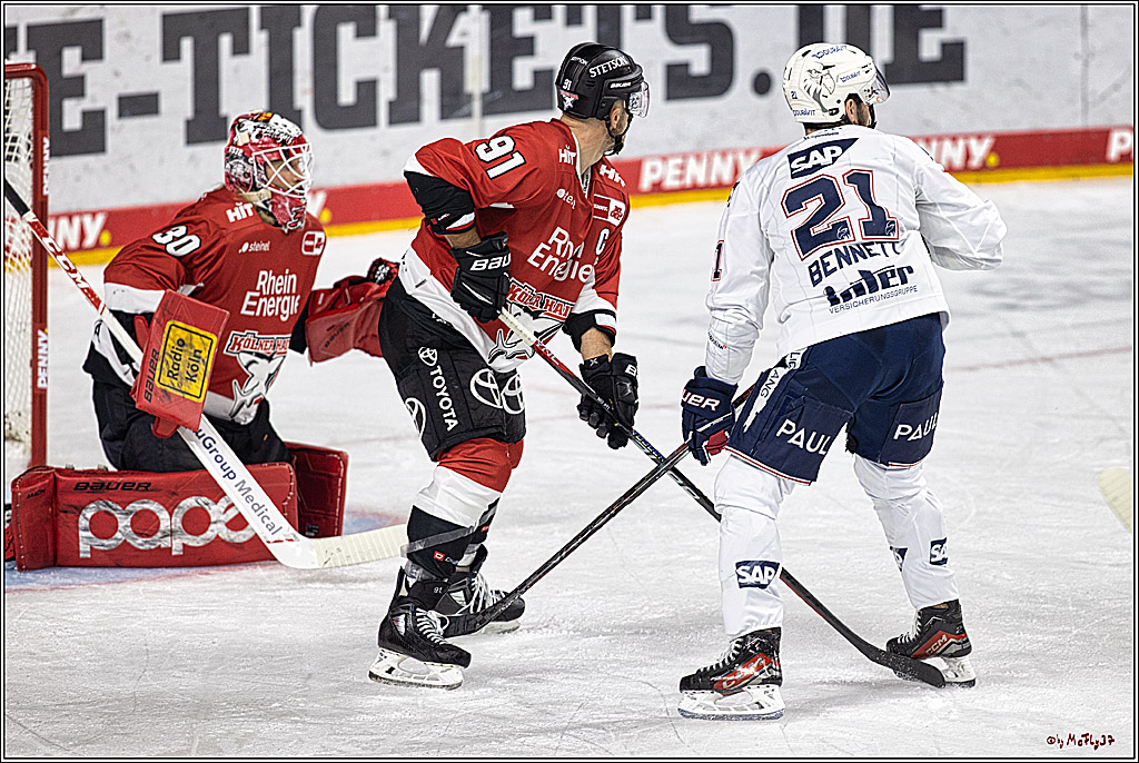 PENNY DEL 1. Koelner Haie - Adler Mannheim; Koeln, 30.09.2023