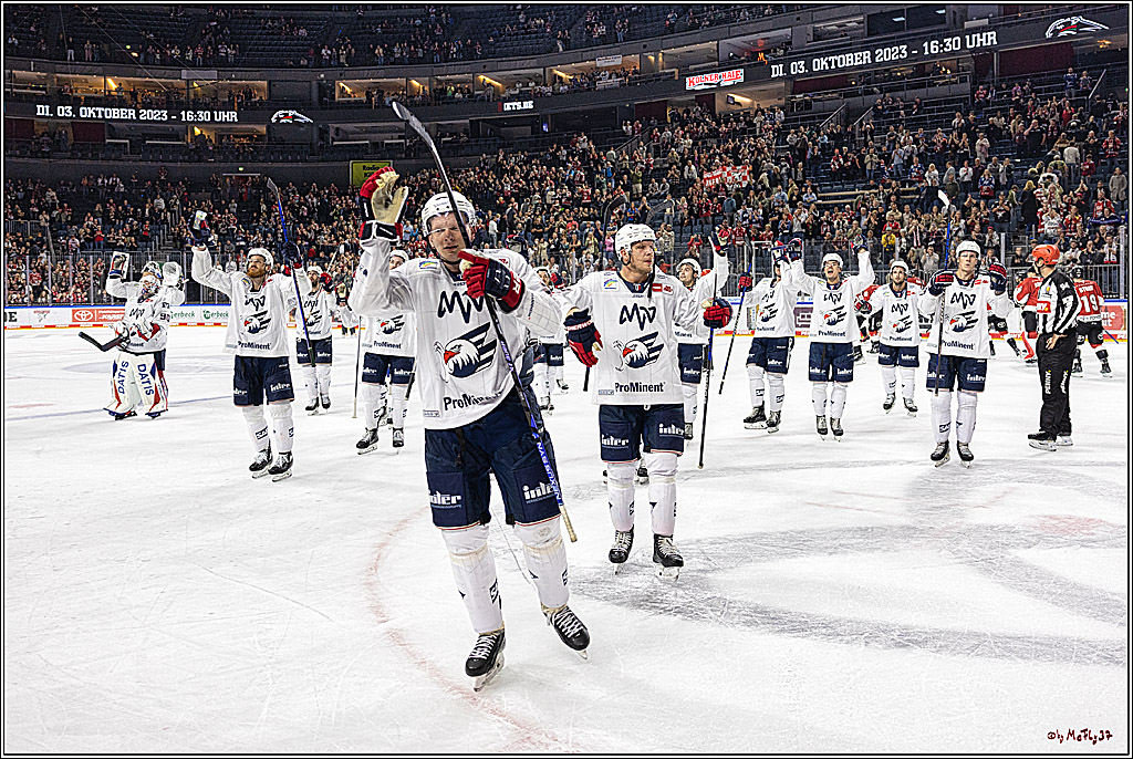 PENNY DEL 1. Koelner Haie - Adler Mannheim; Koeln, 30.09.2023