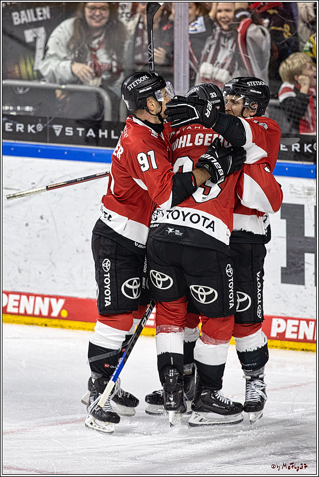 PENNY DEL 1. Koelner Haie - Augsburger Panther; Koeln, 19.11.2023