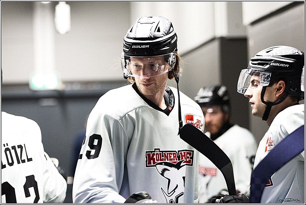 PENNY DEL; Duesseldorfer EG- Koelner Haie; Duesseldorf, 03.12.2023