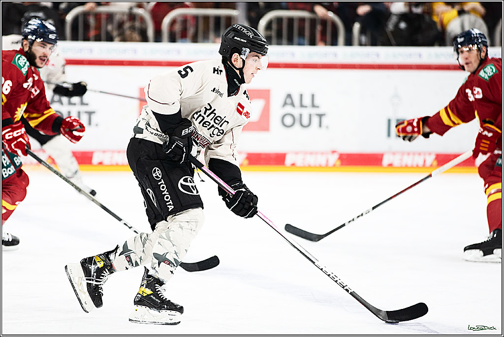 PENNY DEL; Duesseldorfer EG- Koelner Haie; Duesseldorf, 03.12.2023