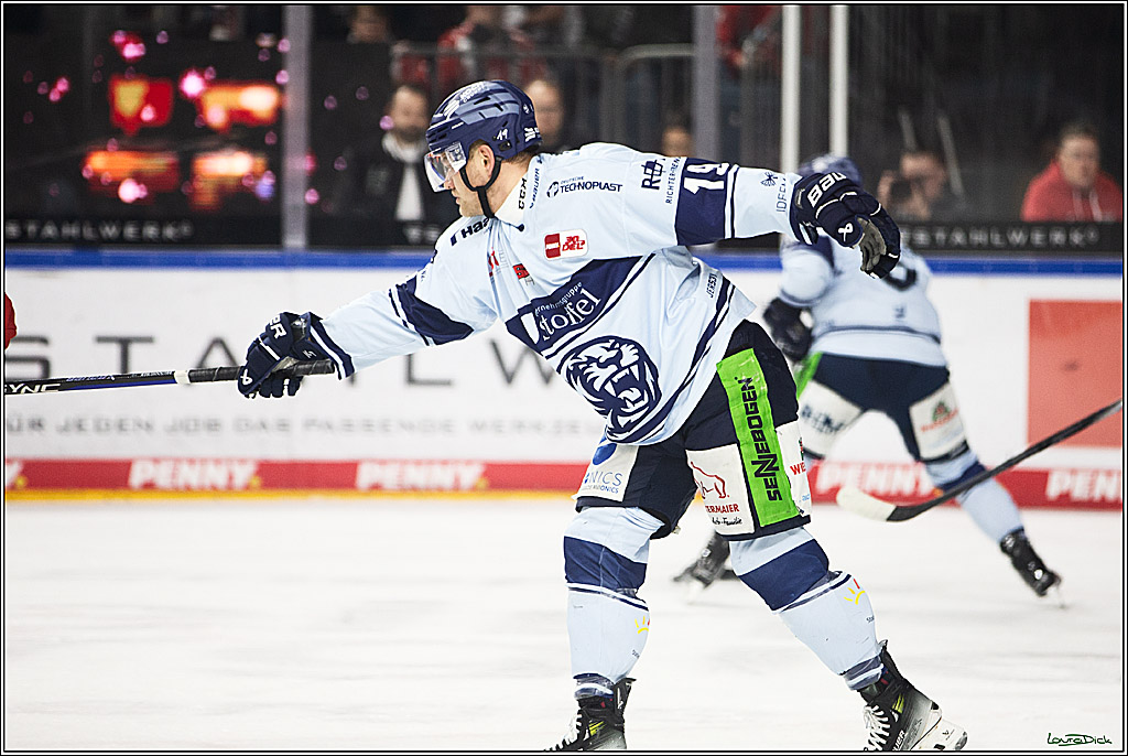 PENNY DEL; Koelner Haie- Straubing Tigers; Koeln, 15.12.2023