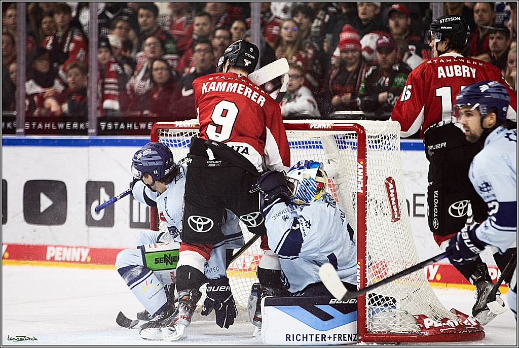 PENNY DEL; Koelner Haie- Straubing Tigers; Koeln, 15.12.2023
