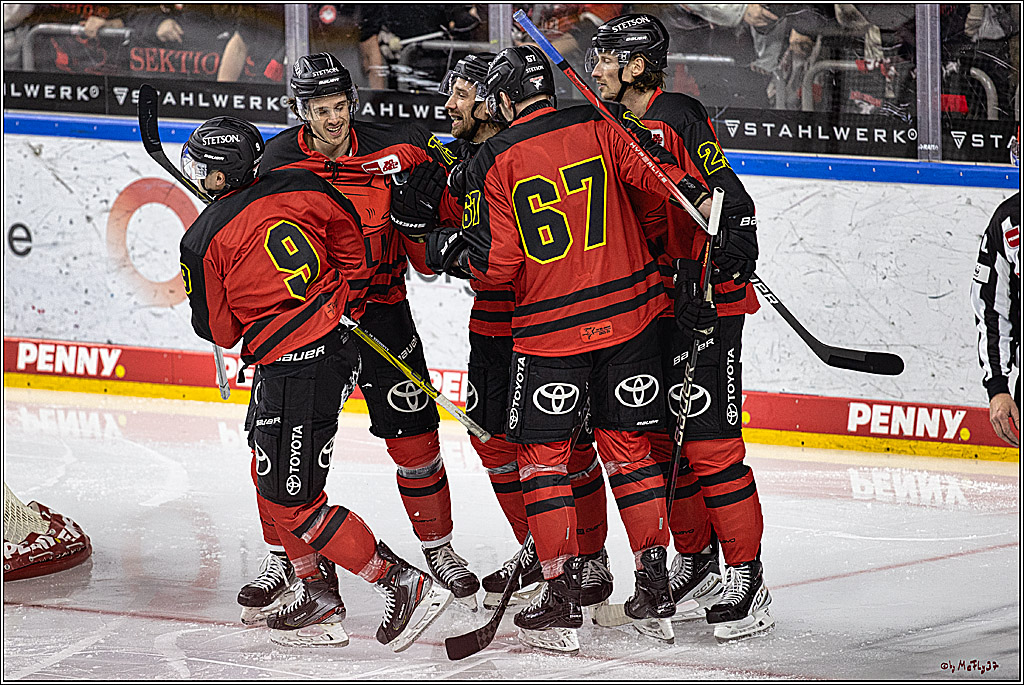 PENNY DEL 1. Koelner Haie - Nürnberg Ice Tigers; Koeln, 17.12.2023