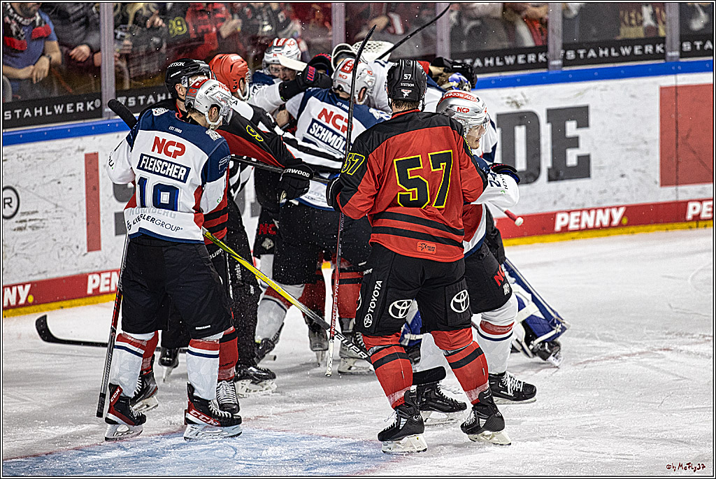 PENNY DEL 1. Koelner Haie - Nürnberg Ice Tigers; Koeln, 17.12.2023