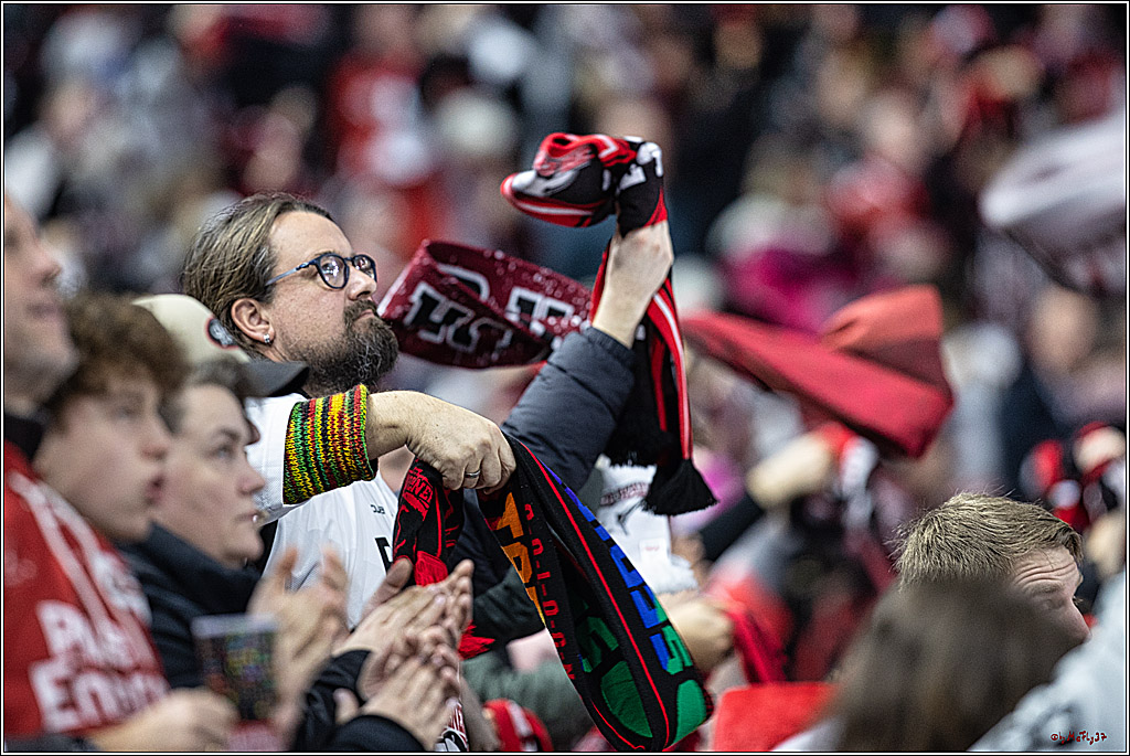 PENNY DEL 1. Koelner Haie - Nürnberg Ice Tigers; Koeln, 17.12.2023