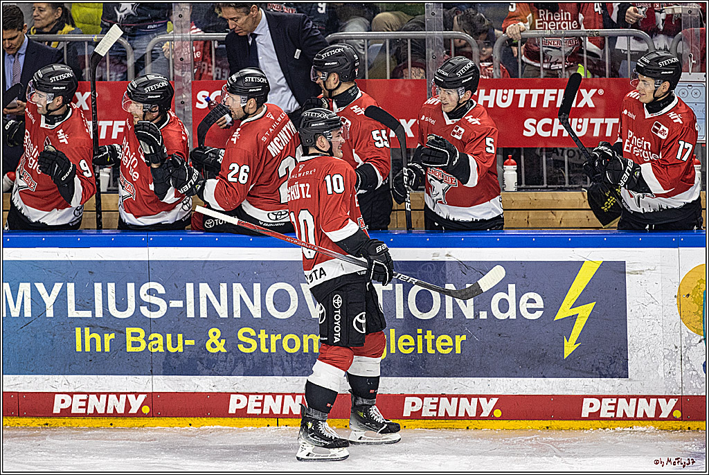 PENNY DEL 1. Kölner Haie - Löwen Frankfurt; Köln, 26.12.2023