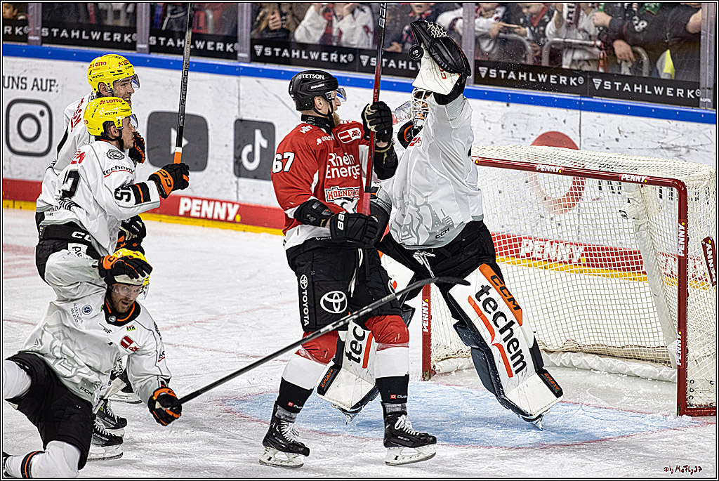 PENNY DEL 1. Kölner Haie - Löwen Frankfurt; Köln, 26.12.2023