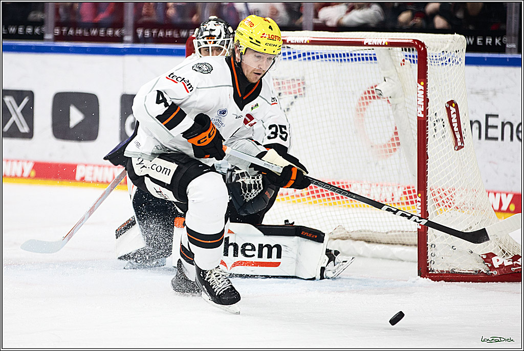 PENNY DEL; Koelner Haie- Loewen Frankfurt; Koeln, 26.12.2023