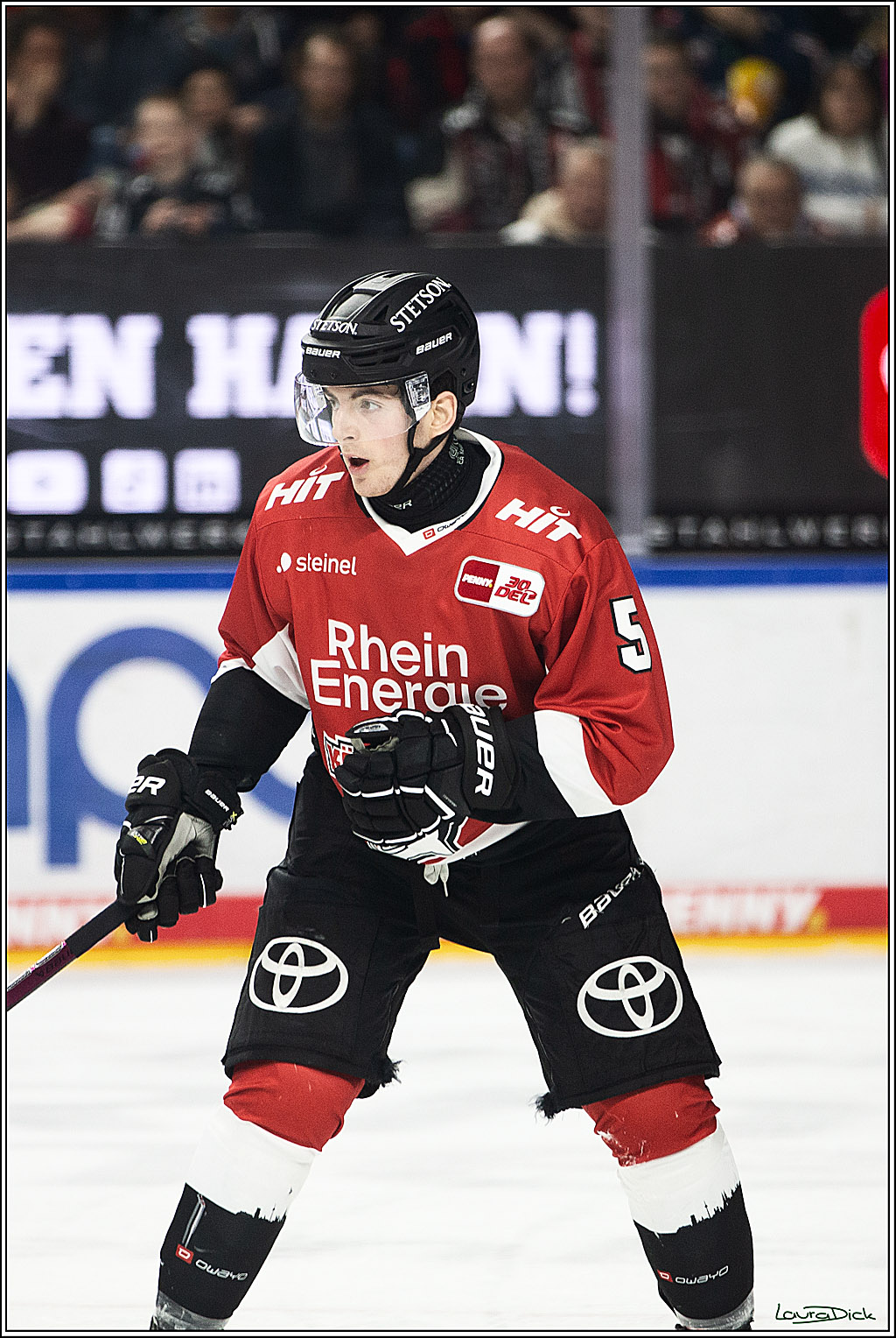 PENNY DEL; Koelner Haie- Loewen Frankfurt; Koeln, 26.12.2023
