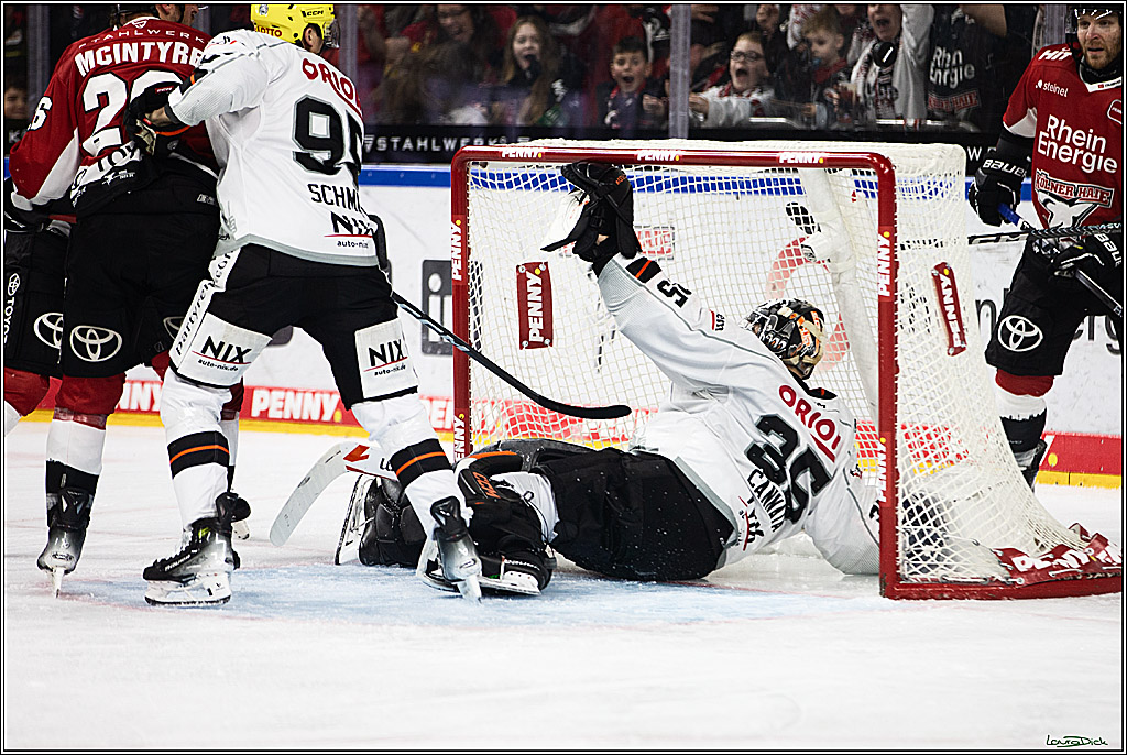 PENNY DEL; Koelner Haie- Loewen Frankfurt; Koeln, 26.12.2023