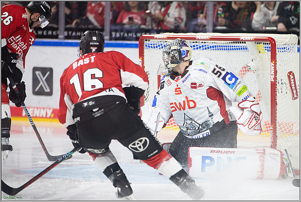 PENNY DEL; Koelner Haie- Fischtown Pinguins Bremerhaven; Koeln, 30.01.2024