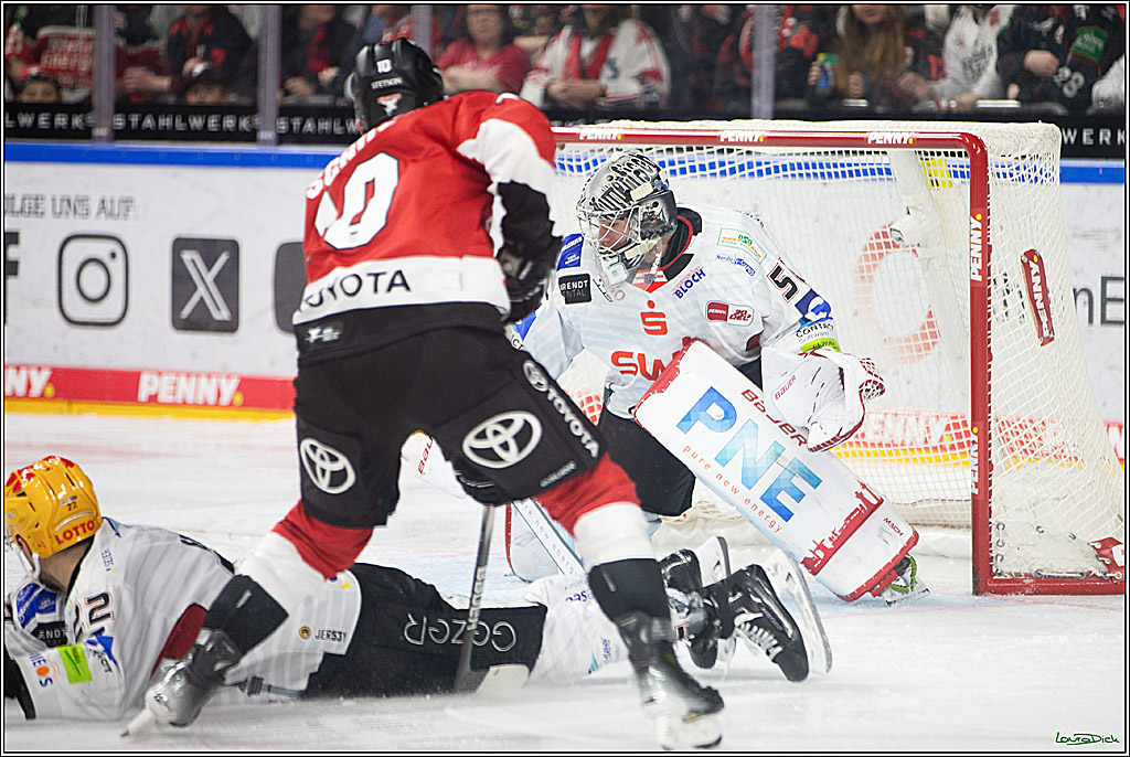 PENNY DEL; Koelner Haie- Fischtown Pinguins Bremerhaven; Koeln, 30.01.2024