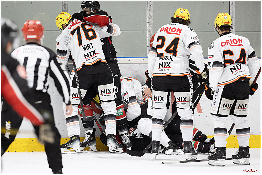 PENNY DEL, Testspiel Kölner Haie - Löwen Frankfurt 2-1; Köln, 25.08.2024
