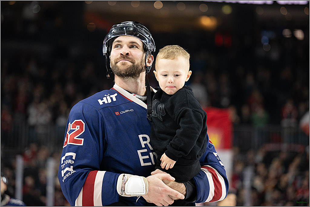 PENNY DEL; Koelner Haie-Augsburger Panther; Koeln, 08.12.2024