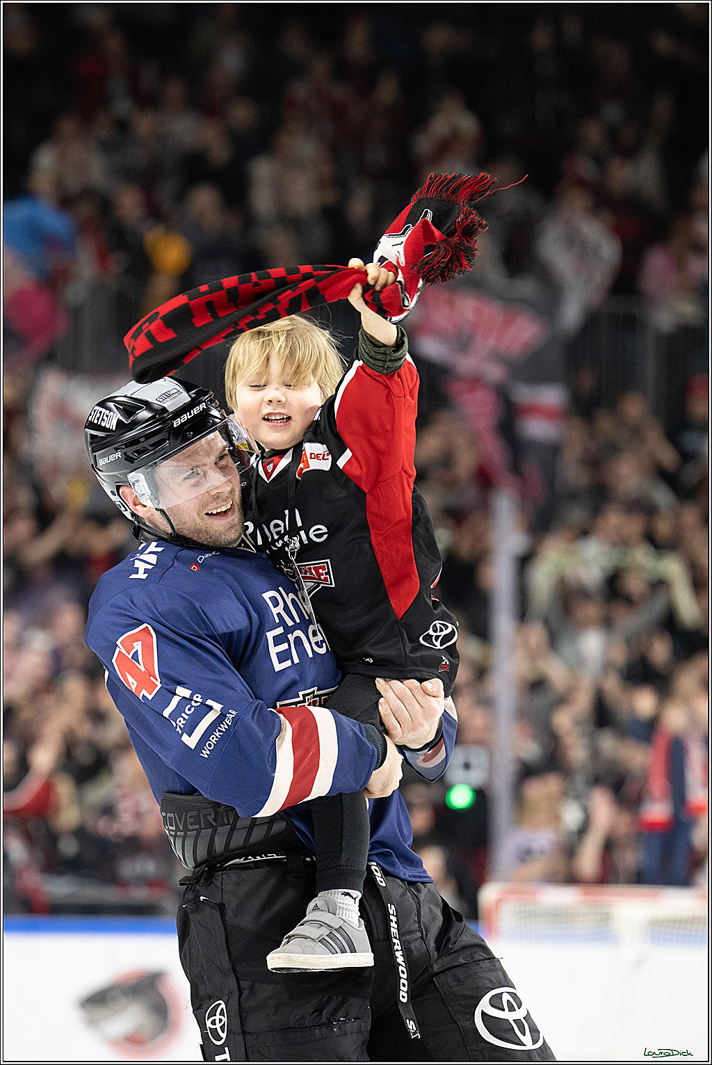 PENNY DEL; Koelner Haie-Augsburger Panther; Koeln, 08.12.2024