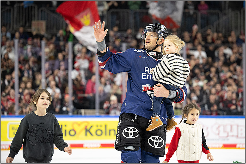 PENNY DEL; Koelner Haie-Augsburger Panther; Koeln, 08.12.2024
