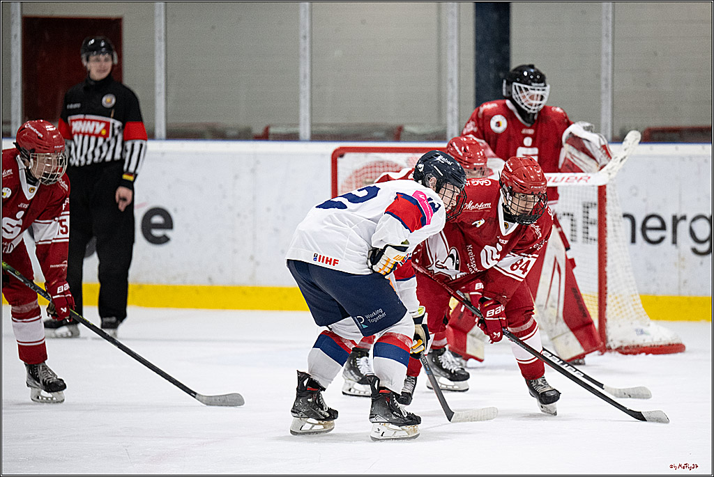 Freundschaftsspiel Junghaie U17 - Nationalmannschaft GRB U18; Köln, 18.12.2024