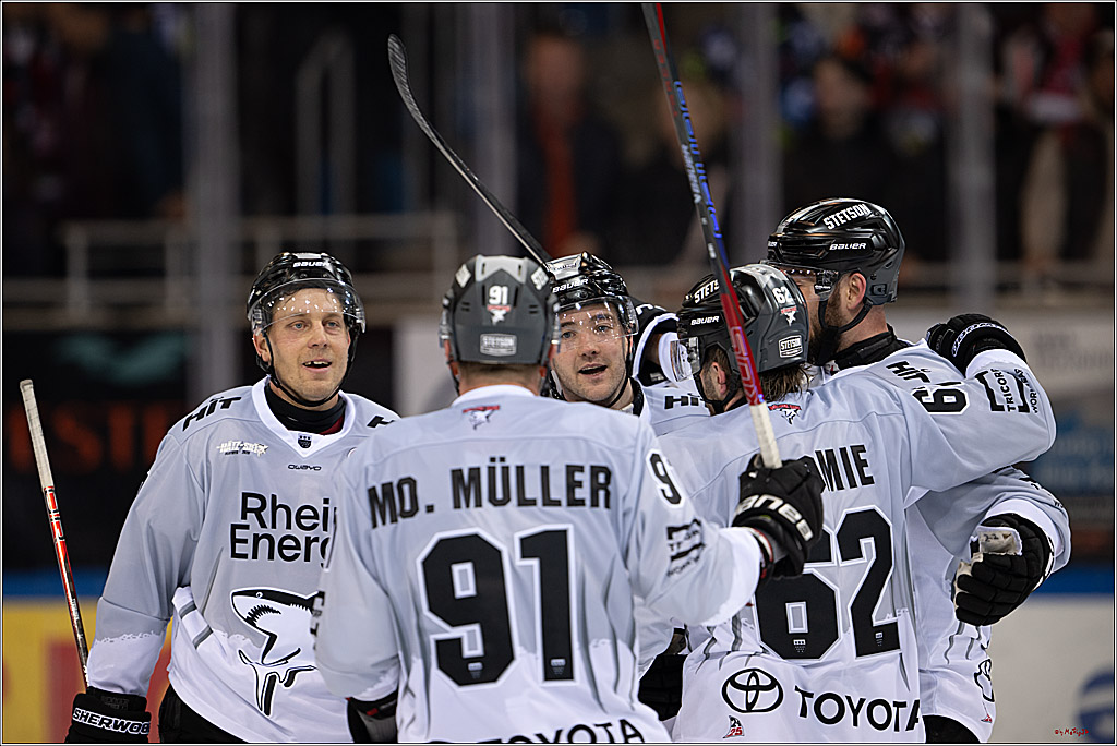 PENNY DEL 1 - Playoff Viertelfinale; Fischtown Pinguins Bremerhaven - Kölner Haie; Bremerhaven, 16.03.2025