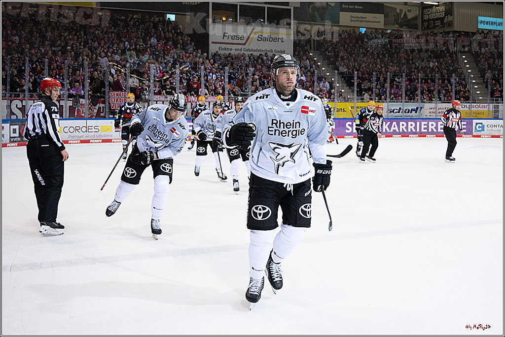 PENNY DEL 1 - Playoff Viertelfinale; Fischtown Pinguins Bremerhaven - Kölner Haie; Bremerhaven, 16.03.2025