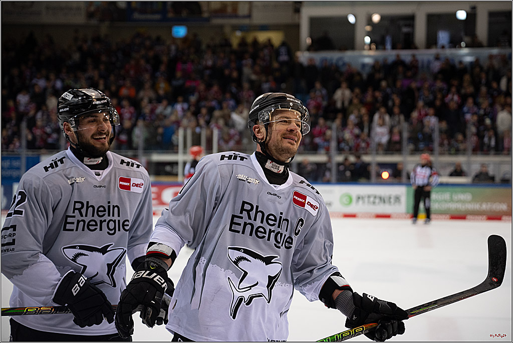 PENNY DEL 1 - Playoff Viertelfinale; Fischtown Pinguins Bremerhaven - Kölner Haie; Bremerhaven, 16.03.2025