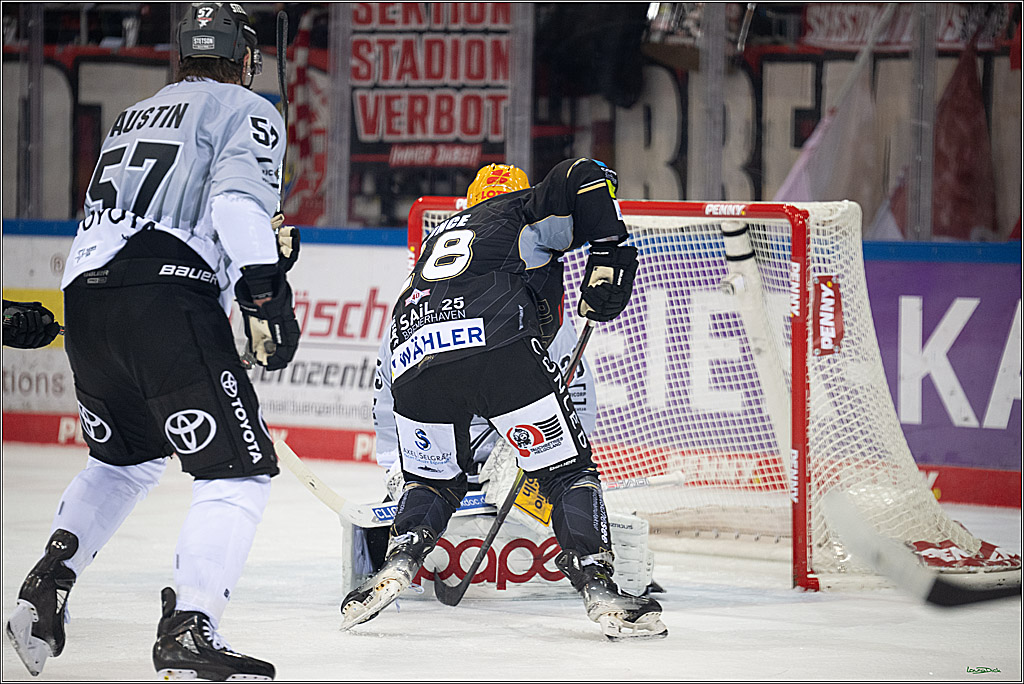 PENNY DEL; Fischtown Pinguins-Koelner Haie; Bremerhaven, 16.03.2025