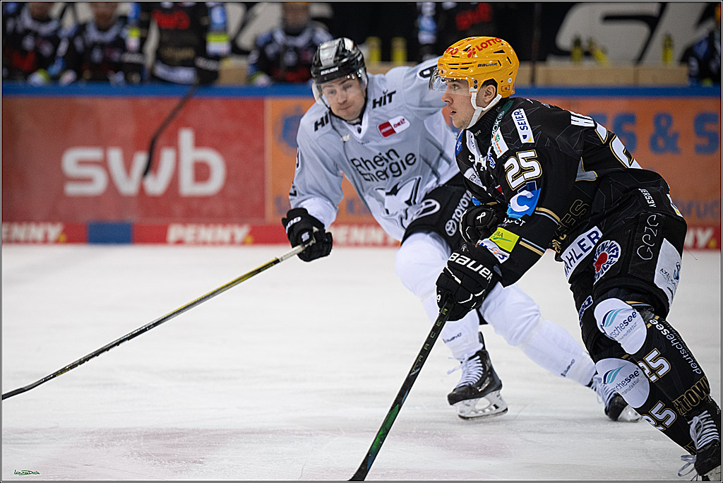 PENNY DEL; Fischtown Pinguins-Koelner Haie; Bremerhaven, 16.03.2025
