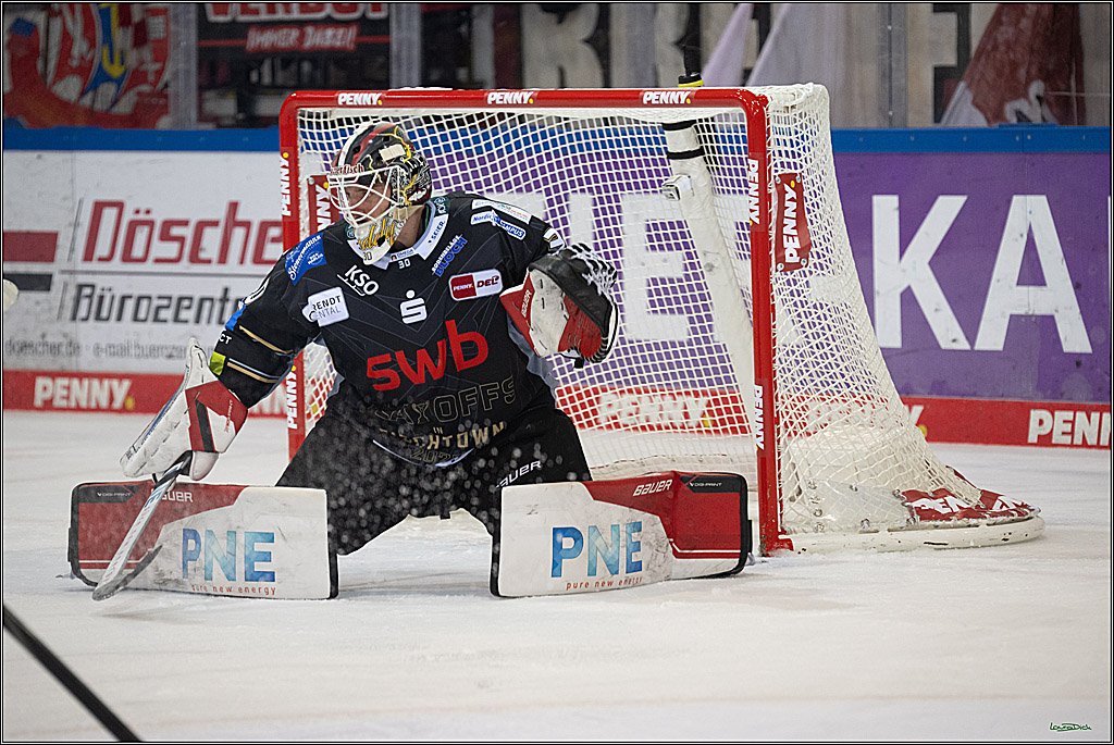 PENNY DEL; Fischtown Pinguins-Koelner Haie; Bremerhaven, 16.03.2025