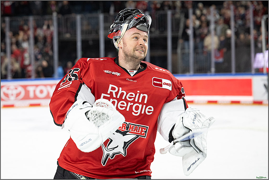 PENNY DEL; Koelner Haie- Fischtown Bremerhaven; Koeln, 18.03.2025
