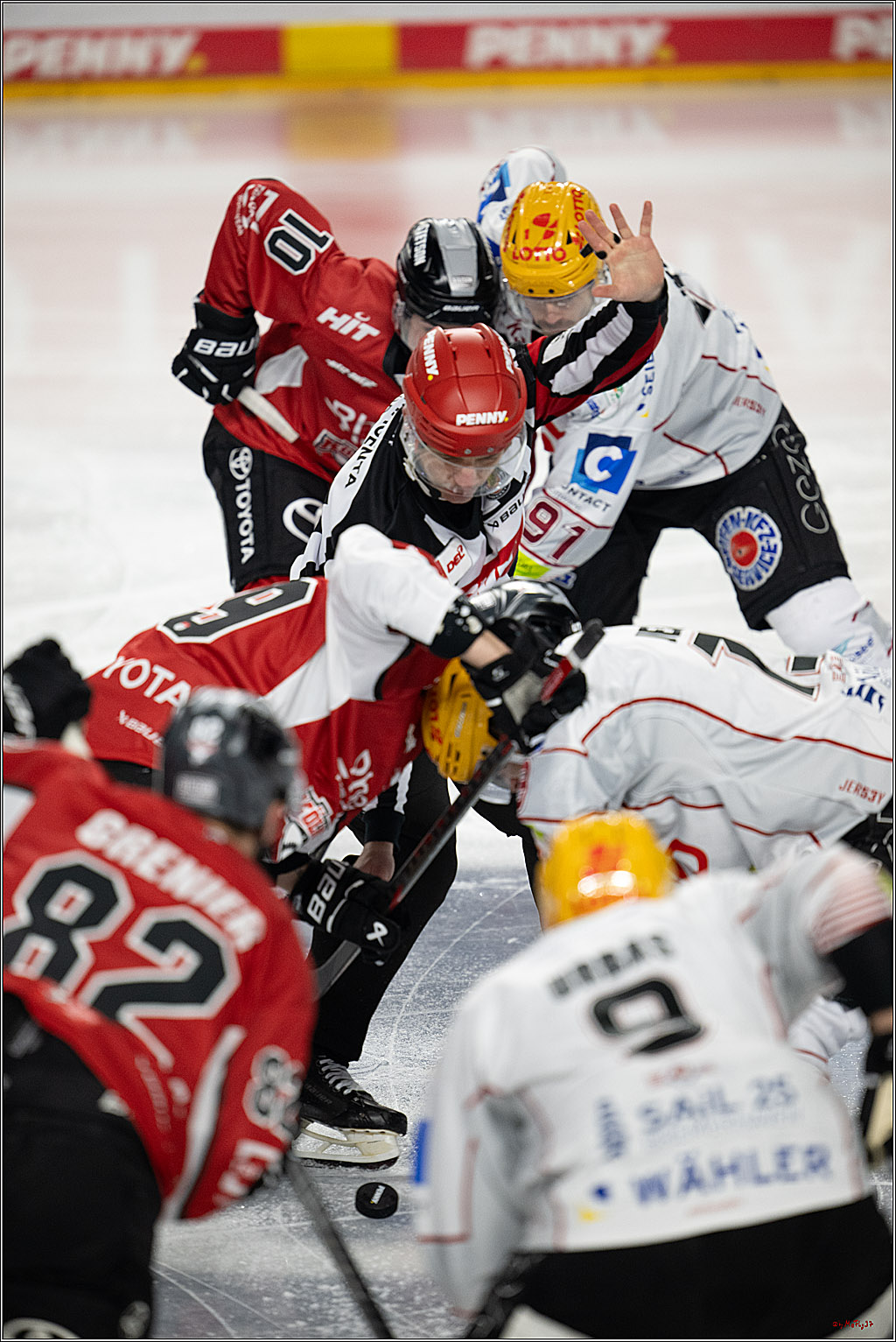 PENNY DEL 1 - Playoff Viertelfinale; Kölner Haie - Fischtown Pinguins Bremerhaven; Köln, 18.03.2025