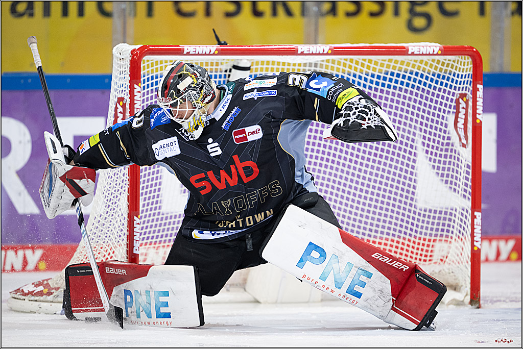 PENNY DEL 1 - Playoff Viertelfinale; Fischtown Pinguins Bremerhaven - Kölner Haie; Bermerhaven, 21.03.2025
