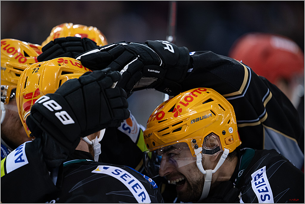 PENNY DEL 1 - Playoff Viertelfinale; Fischtown Pinguins Bremerhaven - Kölner Haie; Bermerhaven, 21.03.2025