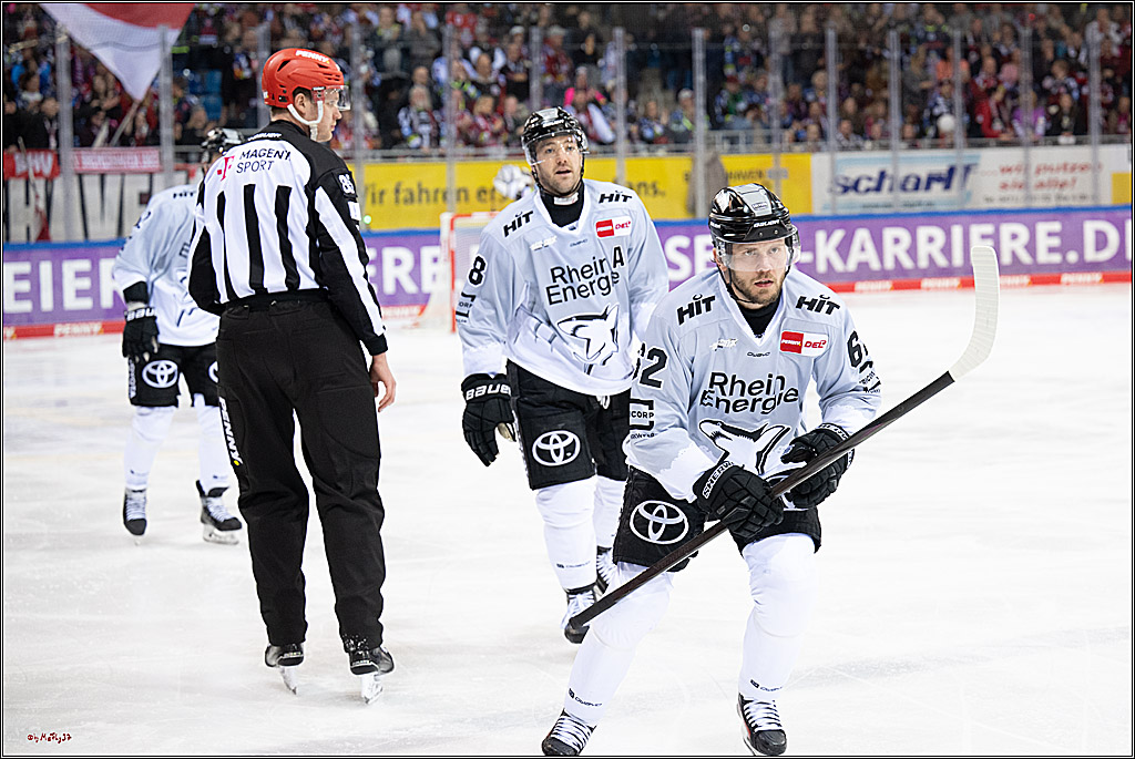 PENNY DEL 1 - Playoff Viertelfinale; Fischtown Pinguins Bremerhaven - Kölner Haie; Bermerhaven, 21.03.2025