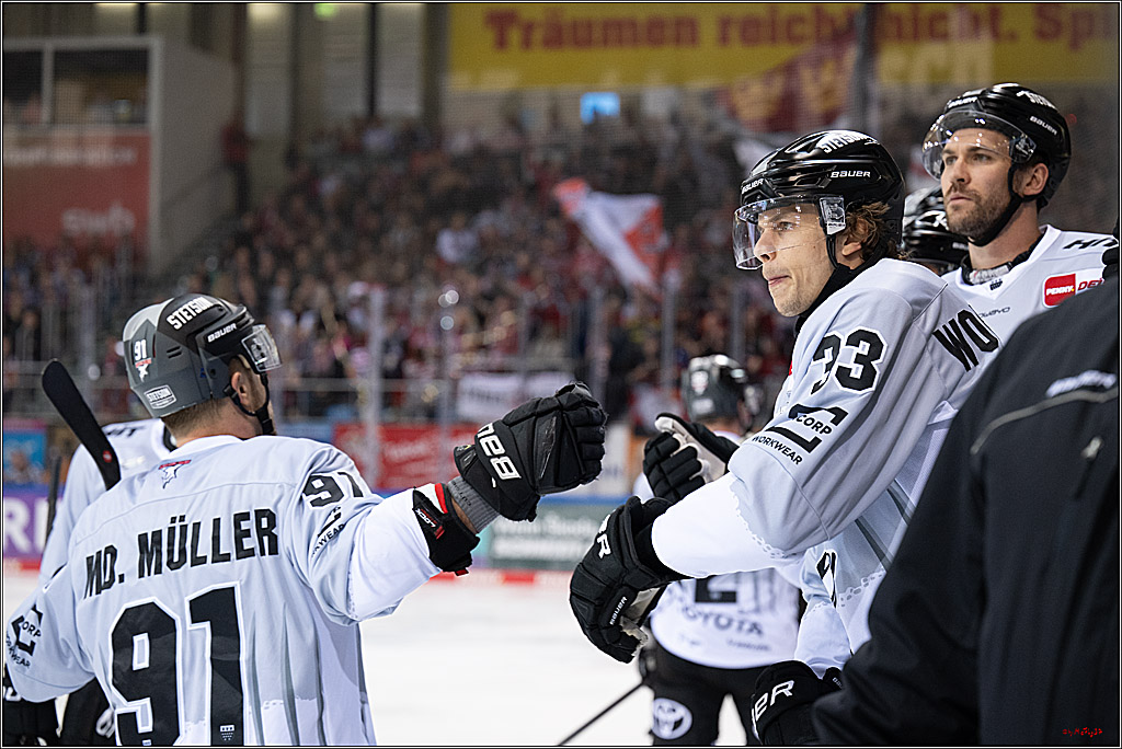 PENNY DEL 1 - Playoff Viertelfinale; Fischtown Pinguins Bremerhaven - Kölner Haie; Bermerhaven, 21.03.2025