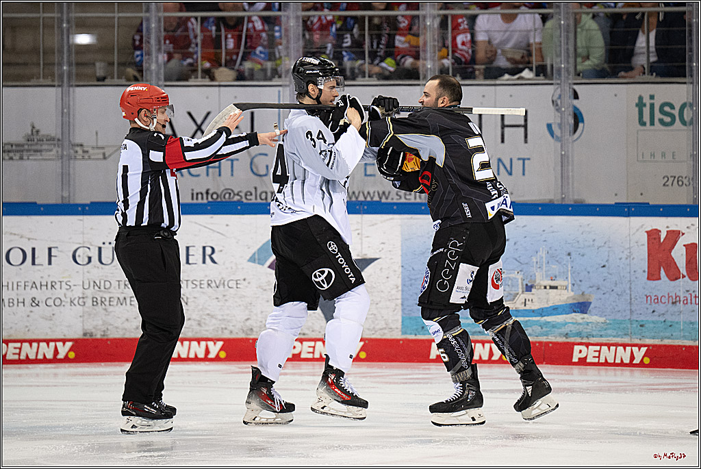 PENNY DEL 1 - Playoff Viertelfinale; Fischtown Pinguins Bremerhaven - Kölner Haie; Bermerhaven, 21.03.2025