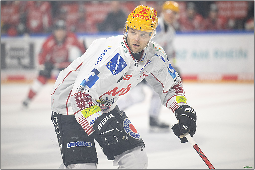 PENNY DEL; Koelner Haie- Fischtown Bremerhaven; Koeln, 24.03.2025