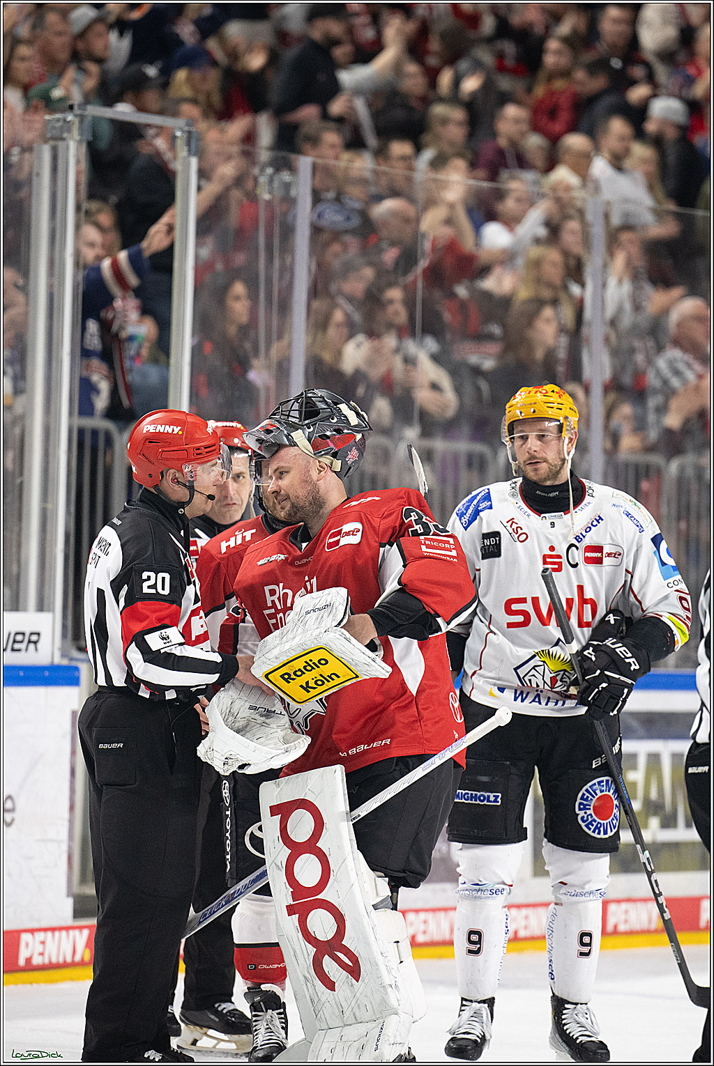 PENNY DEL; Koelner Haie- Fischtown Bremerhaven; Koeln, 24.03.2025
