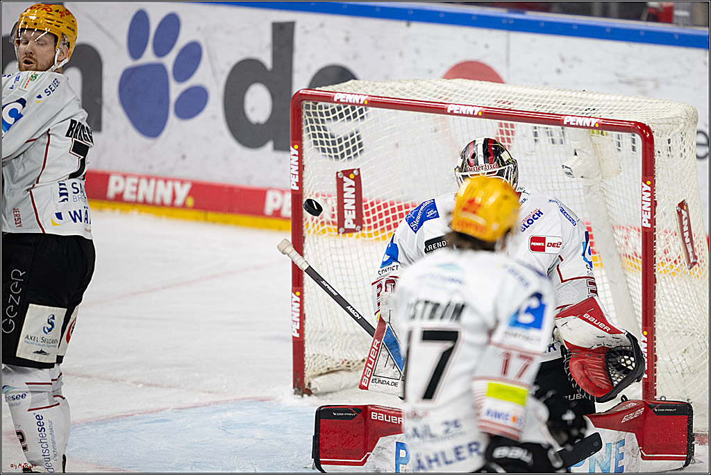 PENNY DEL 1 - Playoff Viertelfinale; Kölner Haie - Fischtown Pinguins Bremerhaven; Köln, 28.03.2025