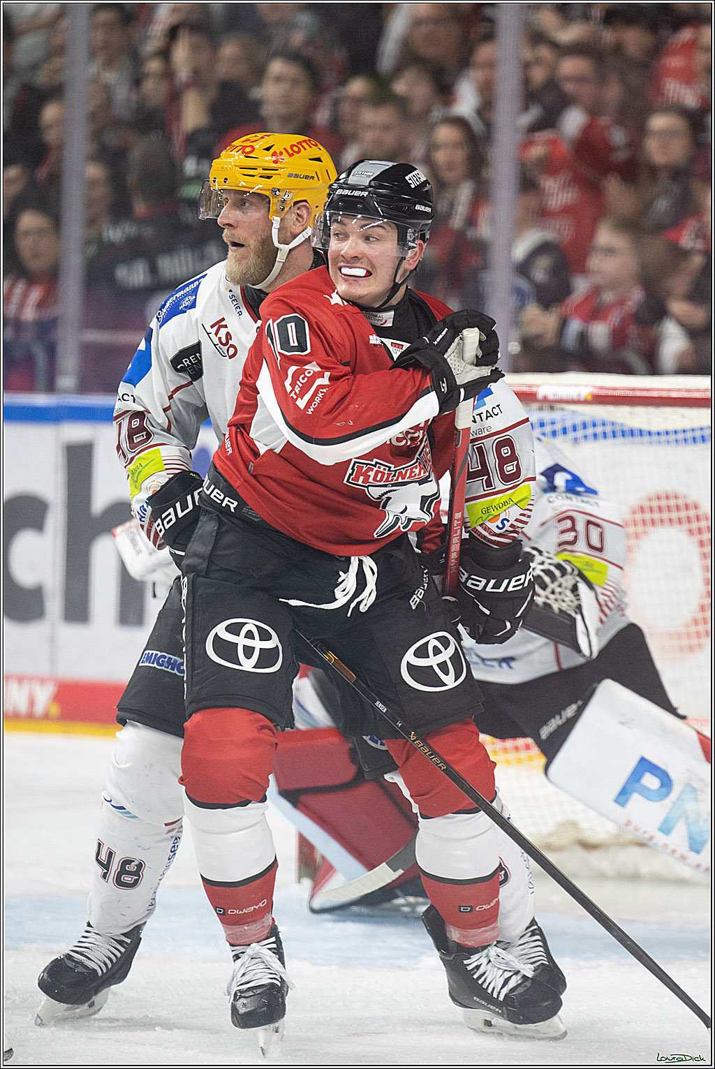 PENNY DEL; Koelner Haie- Fischtown Bremerhaven; Koeln, 28.03.2025