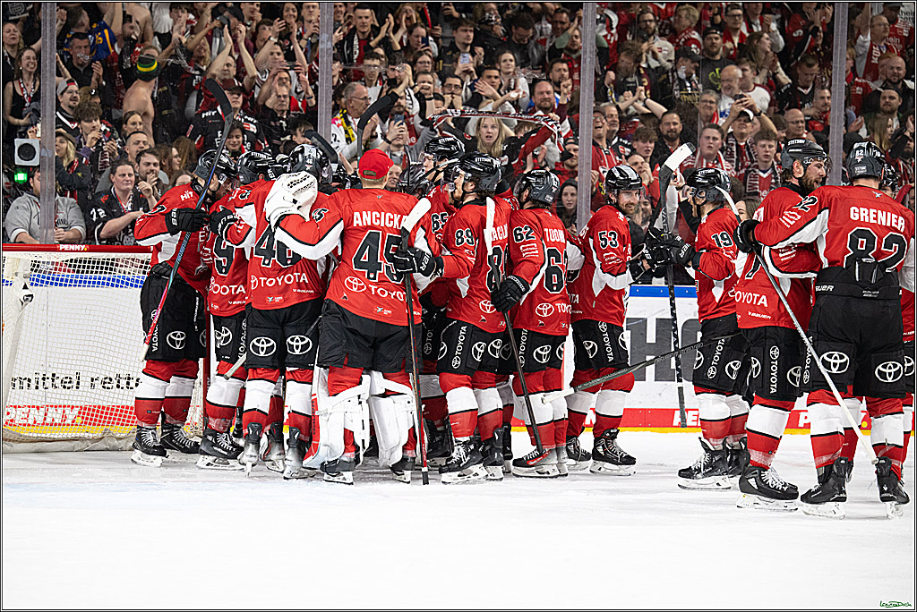 PENNY DEL; Koelner Haie- Fischtown Bremerhaven; Koeln, 28.03.2025