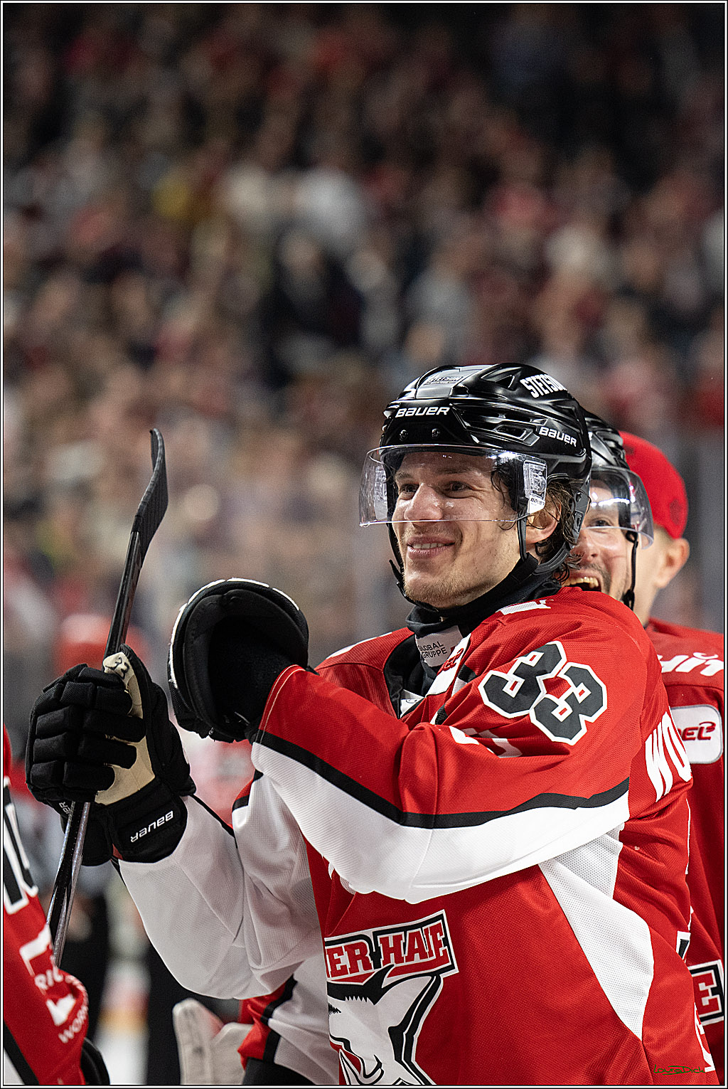 PENNY DEL; Koelner Haie- Fischtown Bremerhaven; Koeln, 28.03.2025