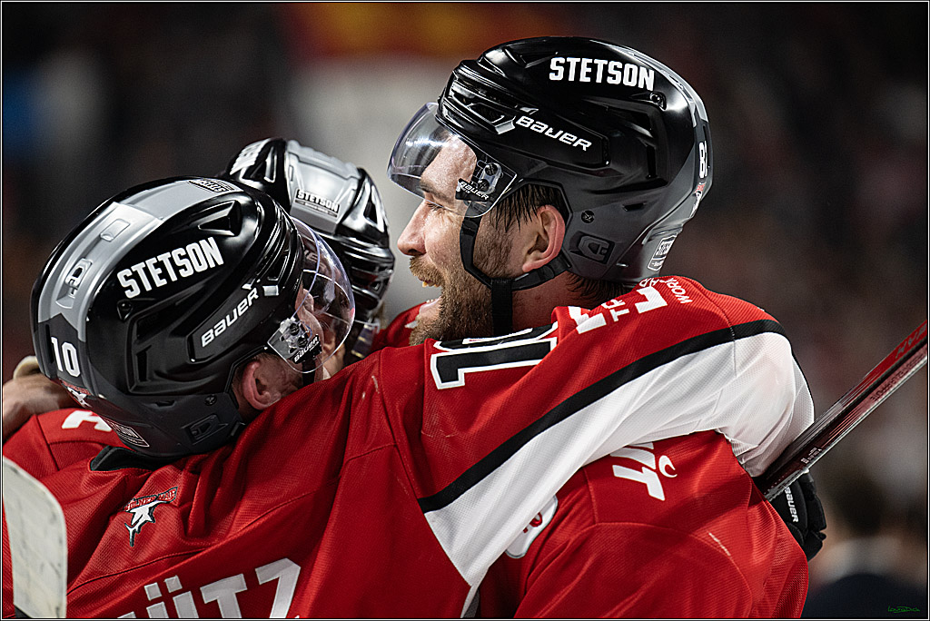 PENNY DEL; Koelner Haie- Fischtown Bremerhaven; Koeln, 28.03.2025