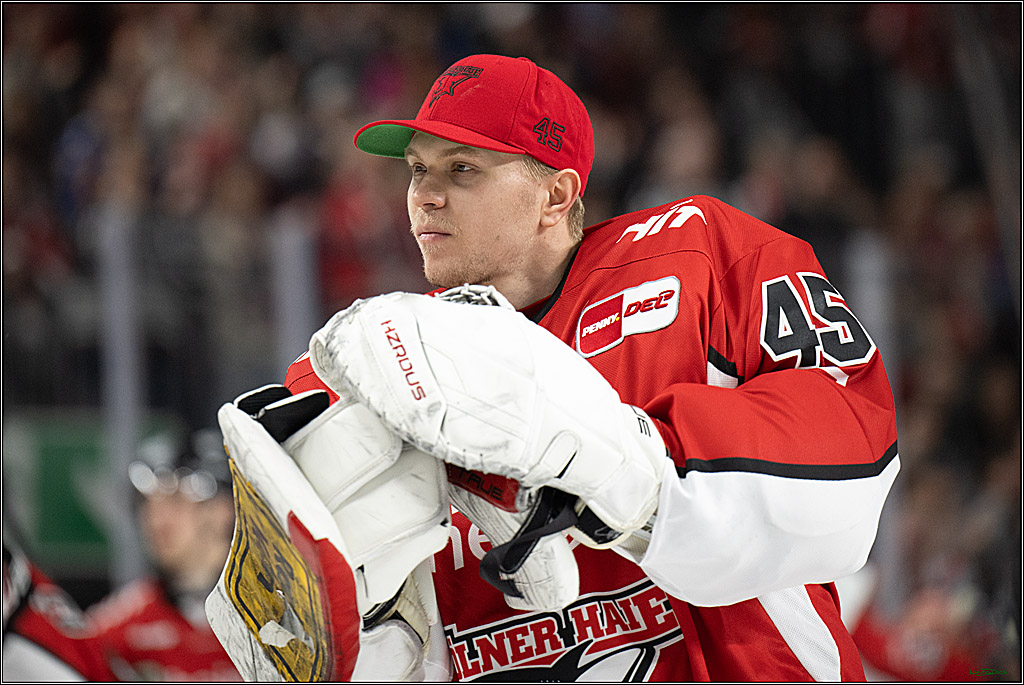 PENNY DEL; Koelner Haie- Fischtown Bremerhaven; Koeln, 28.03.2025