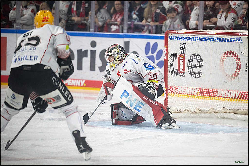 PENNY DEL 1 - Playoff Viertelfinale; Kölner Haie - Fischtown Pinguins Bremerhaven; Köln, 28.03.2025