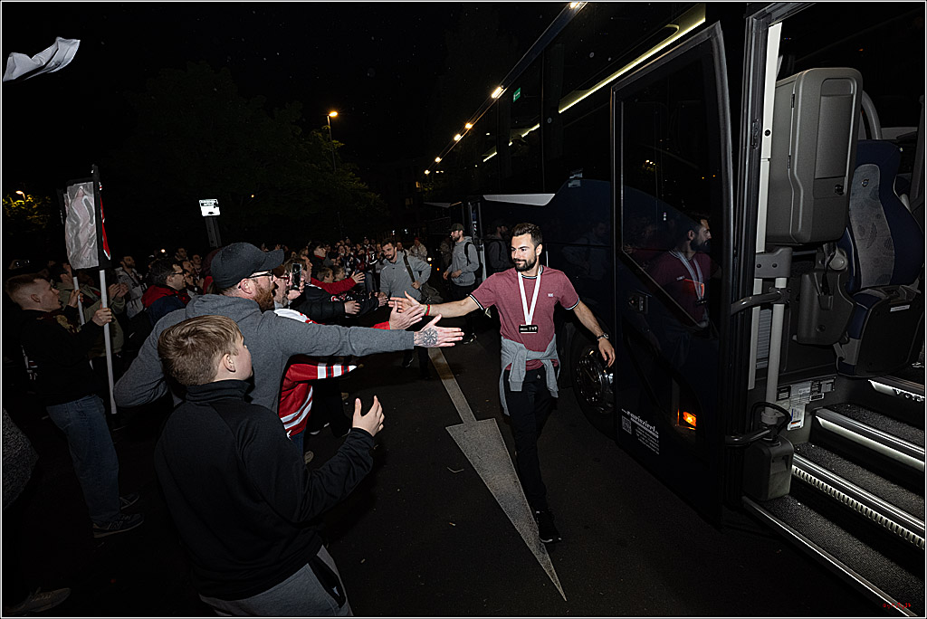 PENNY DEL 1 - Vizemeister kommt in Köln an; Köln, 26.04.2025