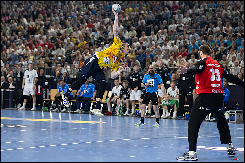 DHB-Pokal Lidl-F4 - THW Kiel - Rhein-Neckar Löwen; Köln, 12.04.2025
