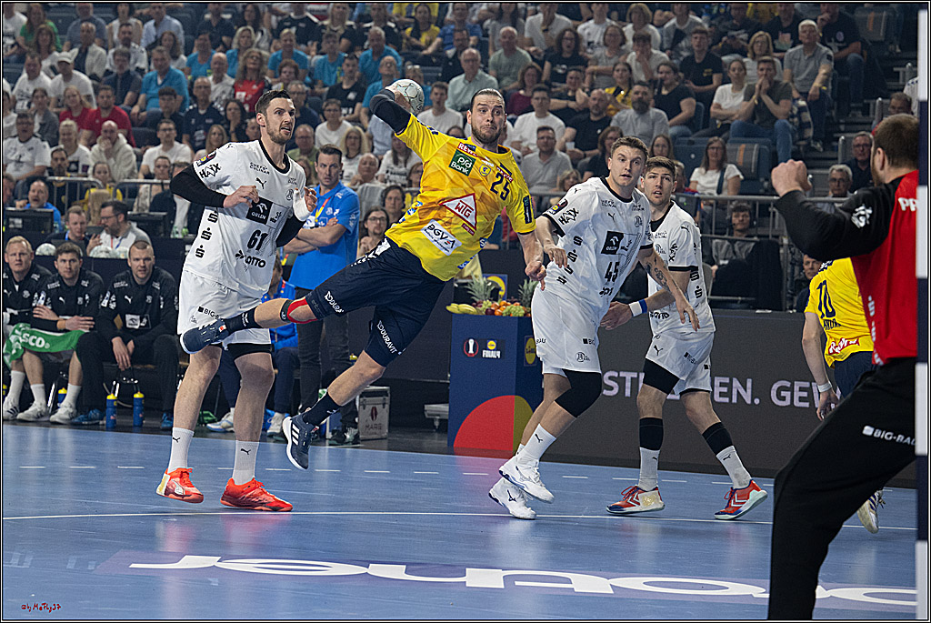 DHB-Pokal Lidl-F4 - THW Kiel - Rhein-Neckar Löwen; Köln, 12.04.2025